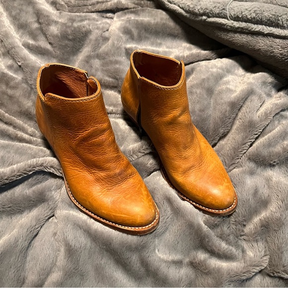 Adelante Shoe Co. Granada Ankle Boots - Picture 1 of 8